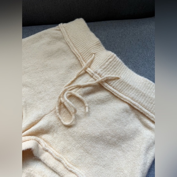 Free People Beige Elastic Waist Mohair Sleepwear Shorts Size M - Picture 2 of 7